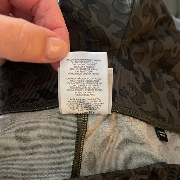 Cabi Small Safari Cheetah Leggings Black Gray Printed Stretch Mid Rise - Picture 4 of 9